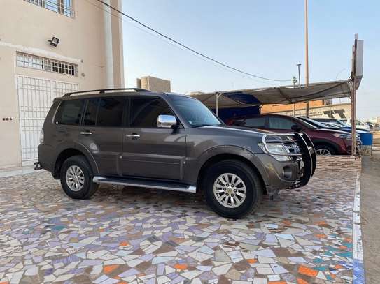 Mitsubishi Pajero 2014 image 1