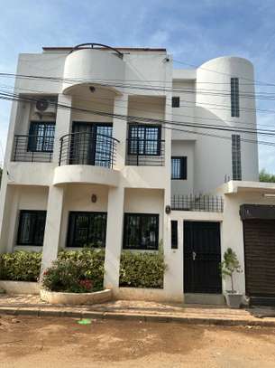 VILLA R+2 A LOUER CITE ISRA 2 image 1