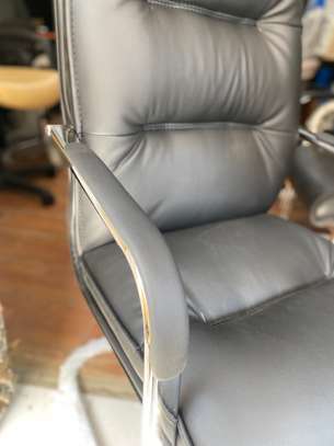 Chaise image 7