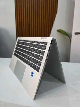 HP 1040 G8 image 3
