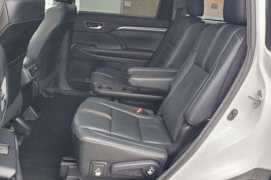 Toyota hignlander 2017 limited image 9