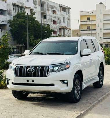Toyota Prado image 2