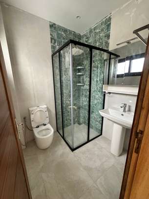 Appartement 3 pièces lumineux carrelage moderne image 5