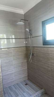 Appartement F4 à louer à la cite africa image 6