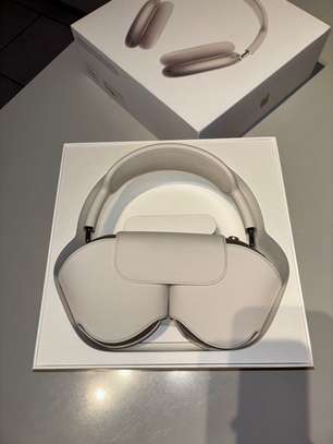 Apple AirPods Max blanc avec étui et câble USB-C image 3