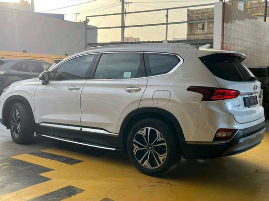 Hyundai Santafe image 6