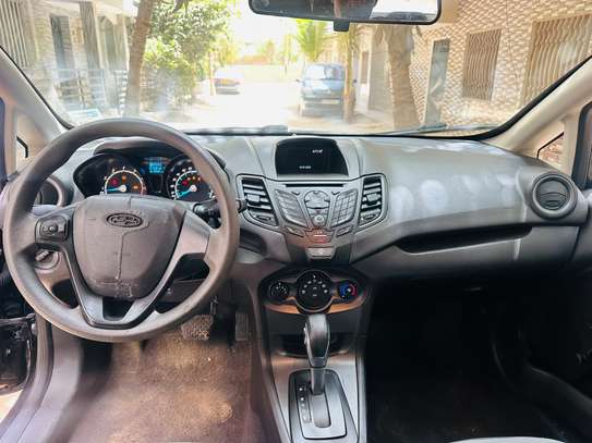 Ford Fiesta 2018 image 10