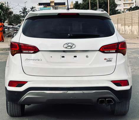 Hyundai Santafe 2016 4WD image 6