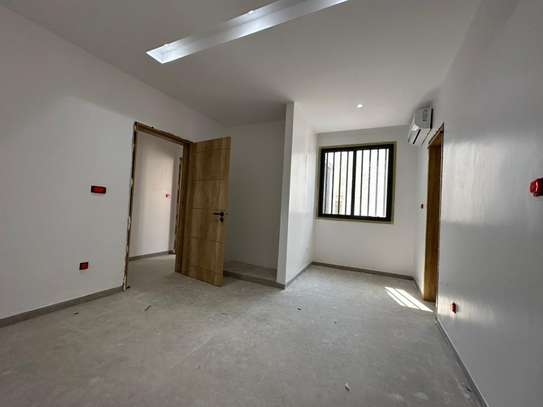 Appartement neuf en cours de finition à Yoff image 2
