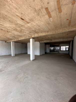 IMMEUBLE OU PLATEAU À LOUER VDN image 10