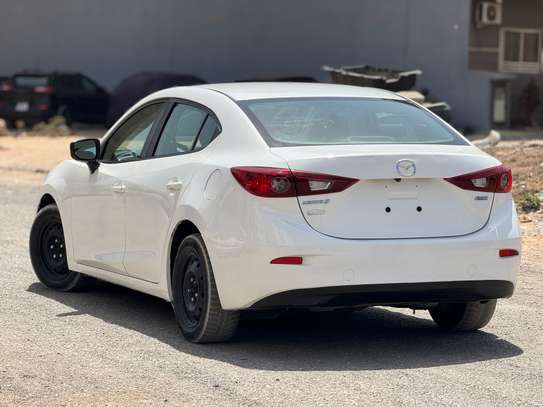 Mazda 3 image 3