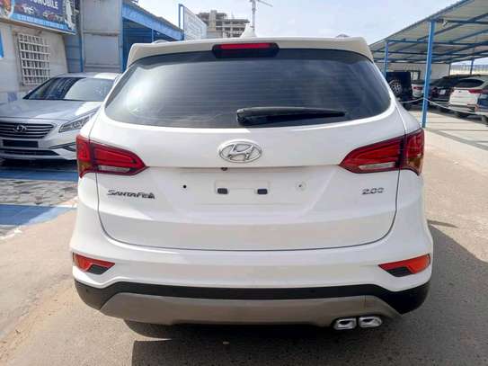 Hyundai Santafe 2017 image 2
