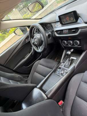 Mazda 6 berline noire confort fiable économique image 4