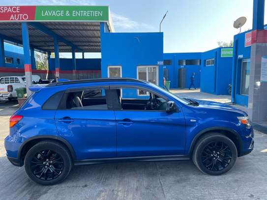 Mitsubishi RVR image 2