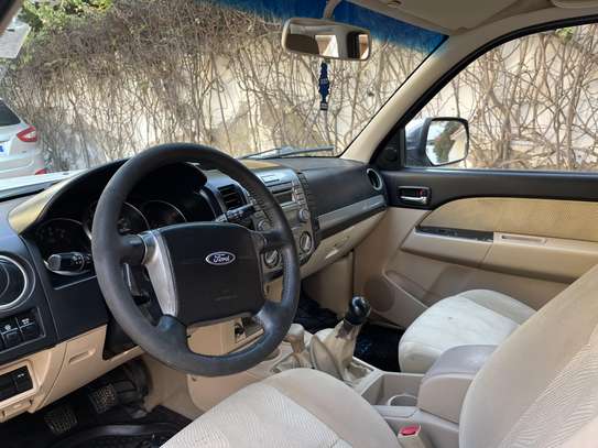 Ford Everest image 2
