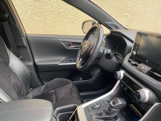 Toyota Rav 4 image 4