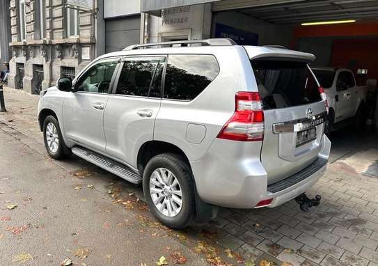 Toyota land cruiser VX image 3