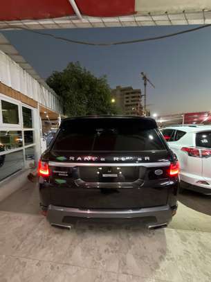 Range Rover sport image 8