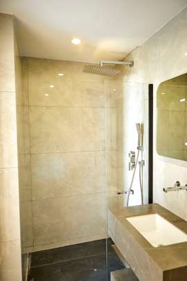 APPARTEMENT F4 A MERMOZ-FANN : LUMINEUX ET SPACIEUX image 6