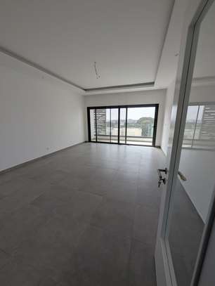 F3 VIDE HAUT STANDING AU POINT E , SOUROK 5 image 1