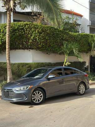 Hyundai Elantra image 8