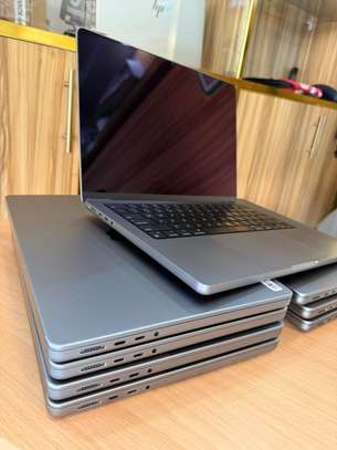 MacBook Pro M1 (2021) 14.2-inch image 4