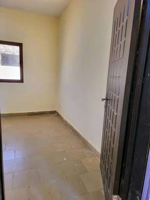 Location-Vente F3  Titre Foncier à lac rose image 9