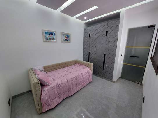 À vendre à Mermoz – Superbe F4 d’angle de 230 m² image 12