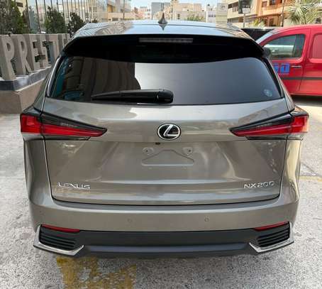 Lexus NX 200 2018 image 13
