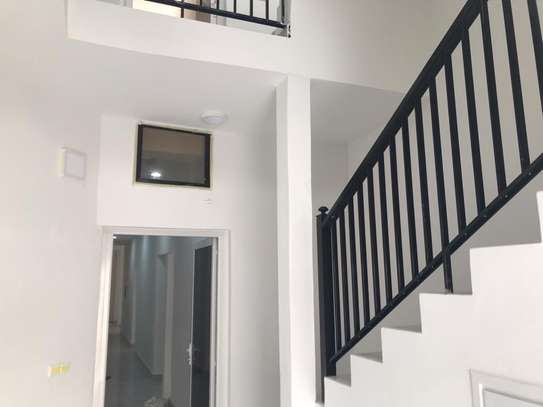 Almadies villa à usage de bureaux image 9