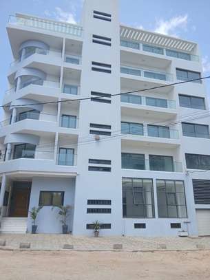 PENTHOUSE F6 A LOUER image 1
