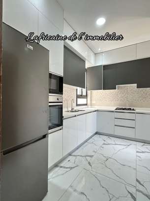 Appartement F4 à louer à la Cité Biagui image 1