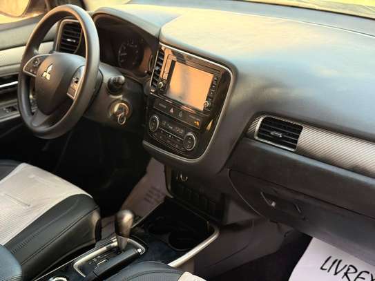 🔘 : MITSUBISHI 🔘 Modèle : OUTLANDER 🔘 Année : 2018 🔘 image 12