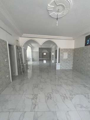 Grand et lumineux F4 aux Almadies image 2