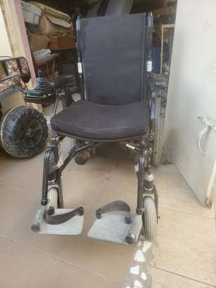 Chaise roulante électrique image 1