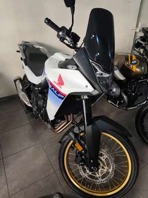 Honda Transalp 750 image 1