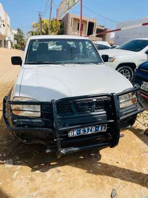 Nissan pickup image 3