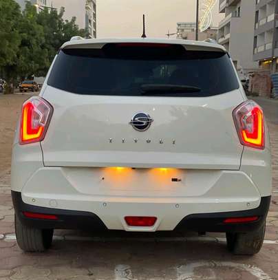 Ssangyong tivoli  2016 image 2