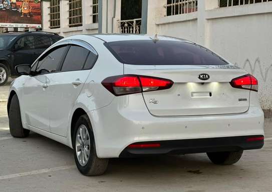 Kia k3 image 10