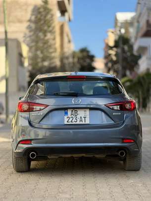 Mazda 3 année 2018 image 4
