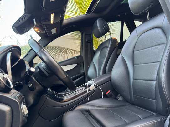 Mercedes GLC 300 image 5