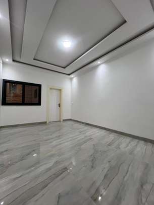 Appartement F4 à louer au Point E image 10