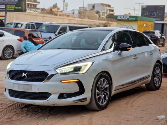 Citroën DS5 année 2018 image 7