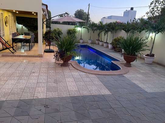 À VENDRE – Belle Villa Meublée avec Piscine à Saly Carrefour image 14