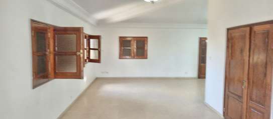 Villa R+2 Standing à louer Ngor Almadies image 1