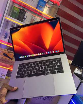 MacBook Pro i7 2018 15 inch image 6