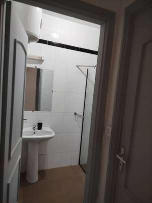 APPARTEMENT F4 A LOUER A NGOR EN FACE DU STADE image 9