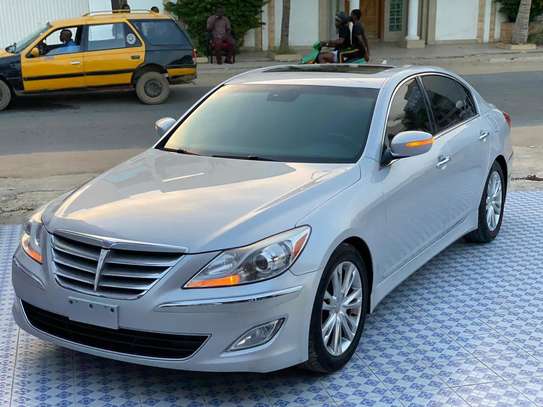 Hyundai Genesis 2014 image 1
