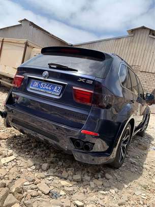 BMW X5 E70 image 6