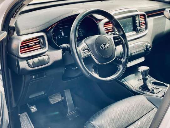 KIA SORENTO image 4
